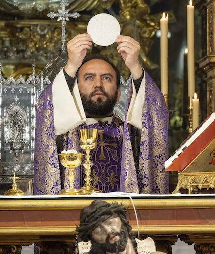 La misa del Santero celebra el 40 aniversario de la Peña El Santero