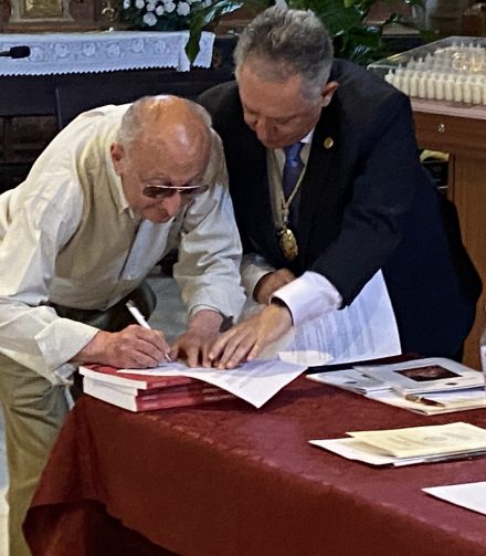 Rafael Ramírez Luna, renovará por un año más su cargo de hermano mayor de la Real Archicofradía de María Santísima de Araceli